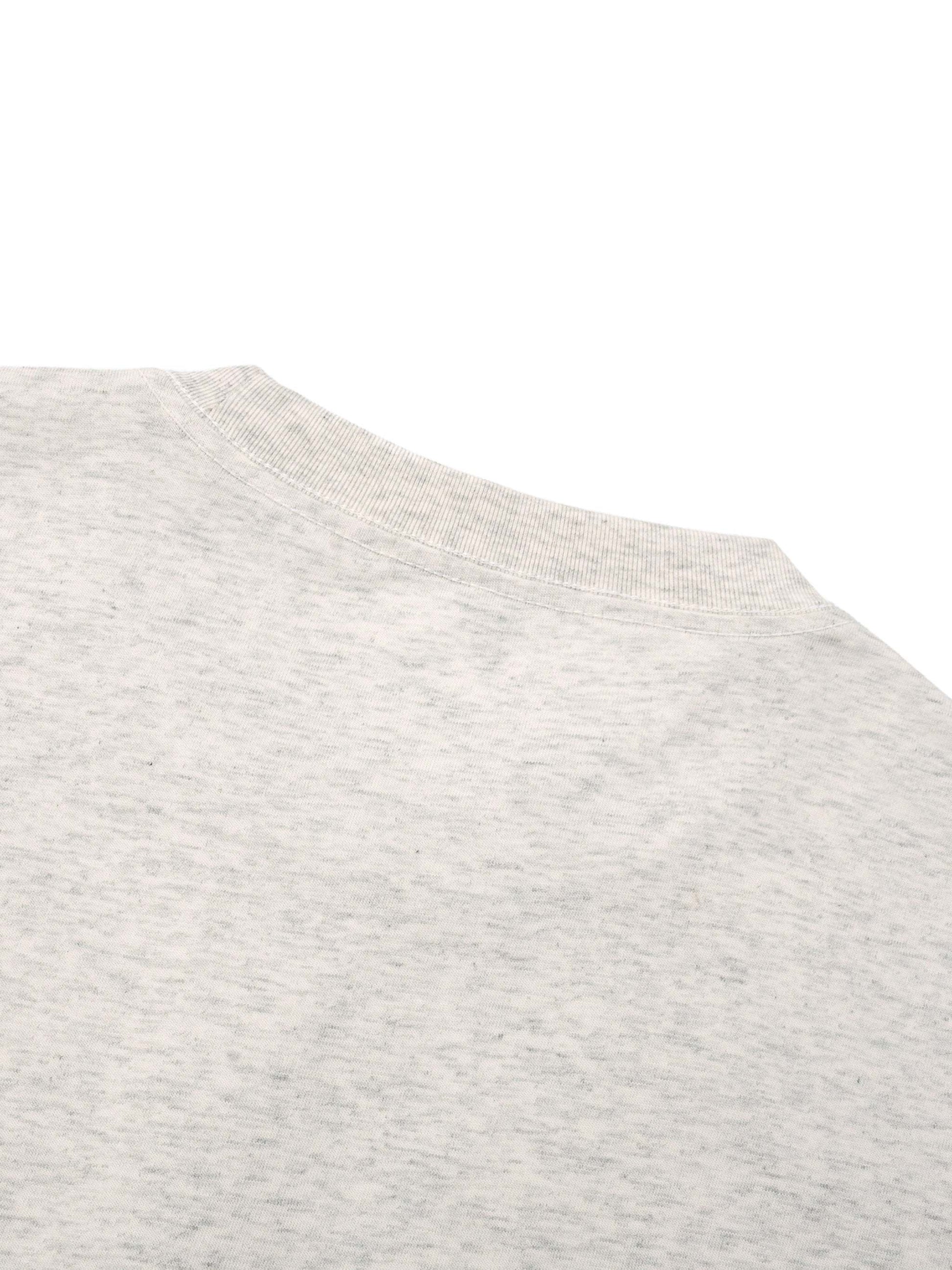 Close-up of light grey unisex Essential T-Shirt made of 100% cotton with a round neck and loose fit